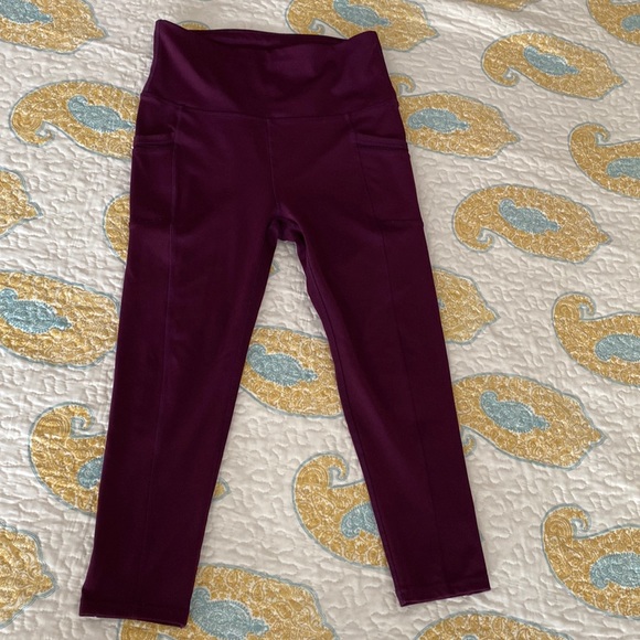 Burgundy Leggings size Med with side pockets - Picture 2 of 8